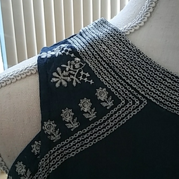 Top - Picture 3 of 4